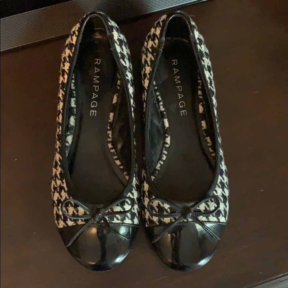 Houndstooth flats
